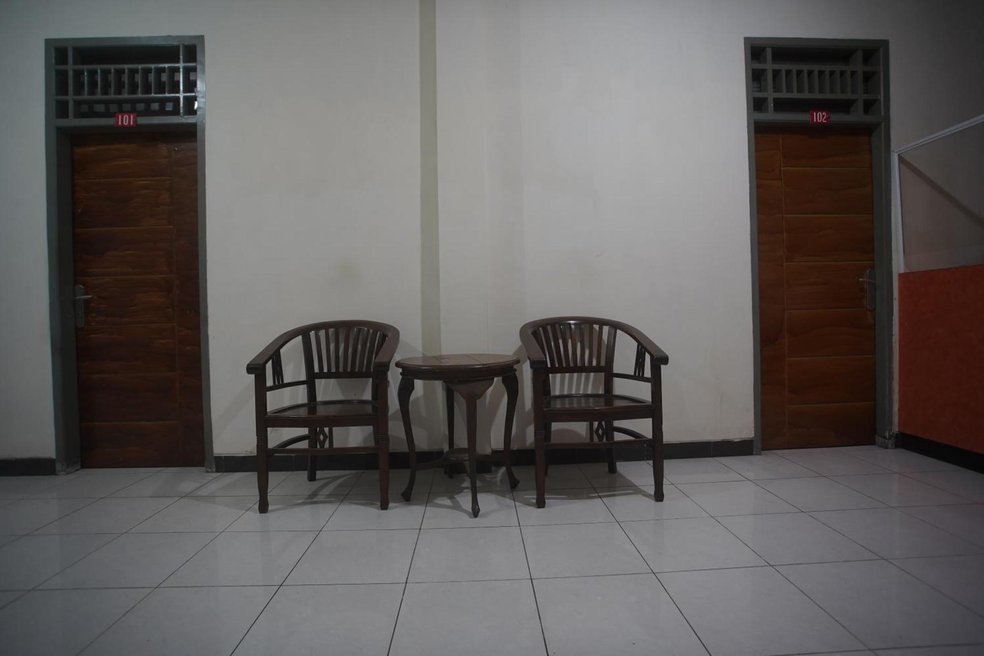 Oyo 92098 Kost Orange Syariah Hotel Makassar Eksteriør billede