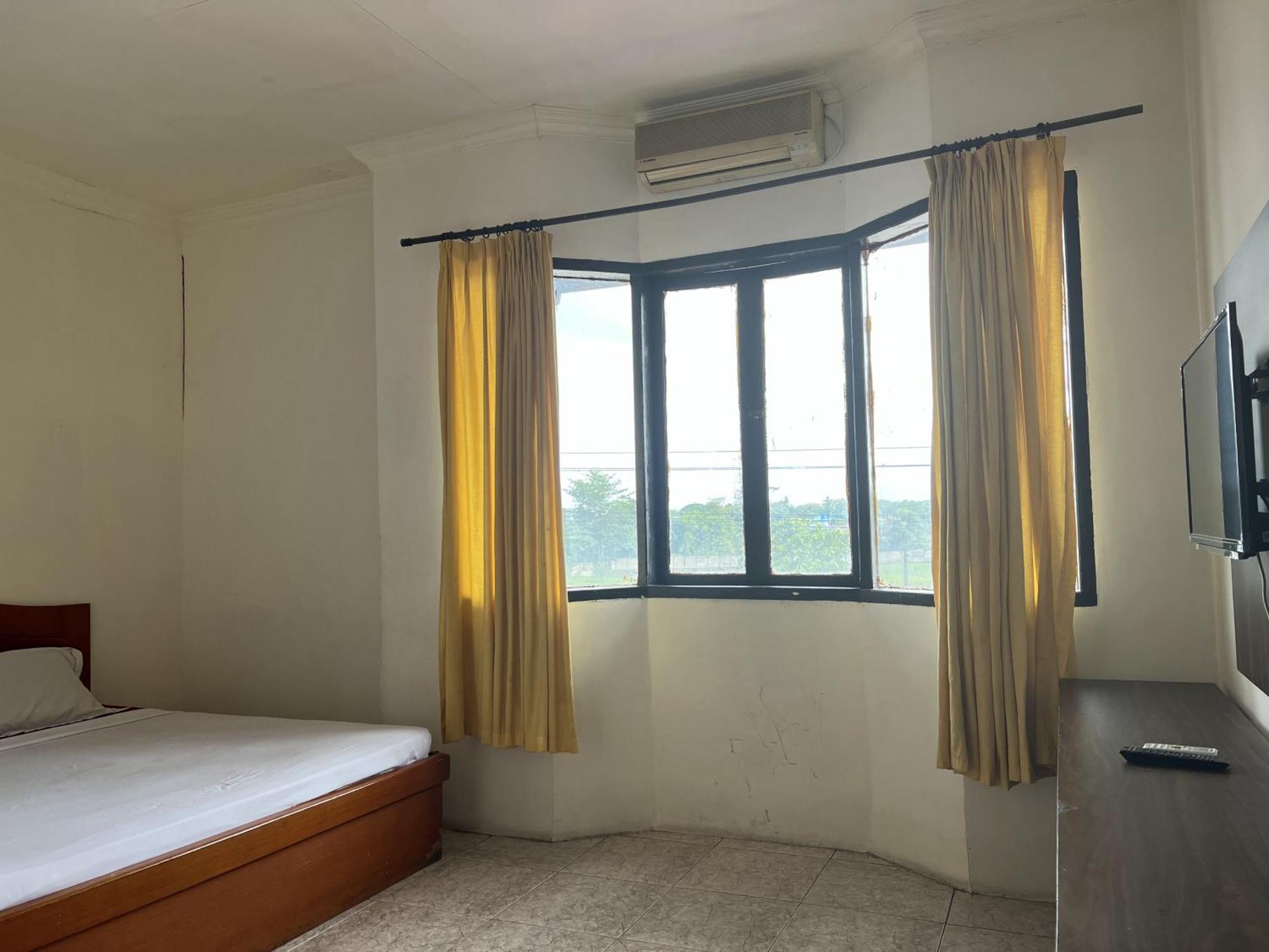 Oyo 92098 Kost Orange Syariah Hotel Makassar Eksteriør billede