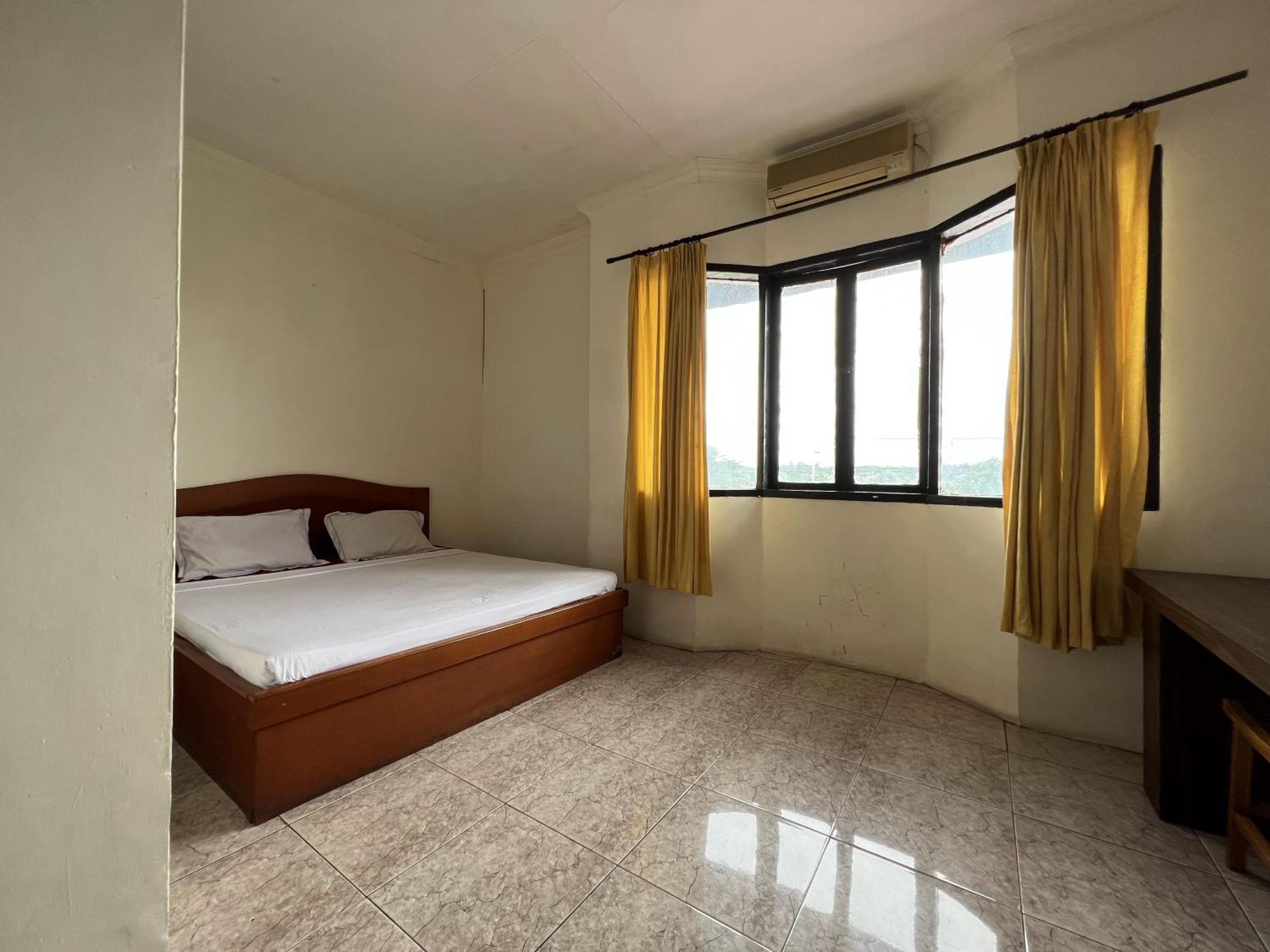 Oyo 92098 Kost Orange Syariah Hotel Makassar Eksteriør billede