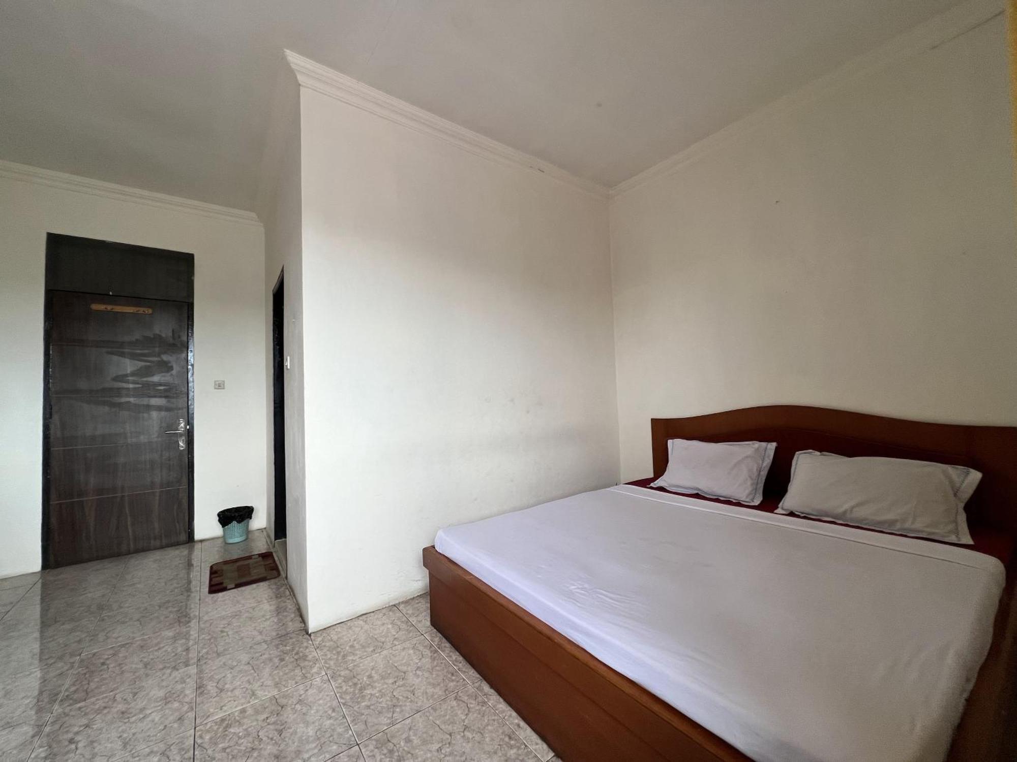 Oyo 92098 Kost Orange Syariah Hotel Makassar Eksteriør billede
